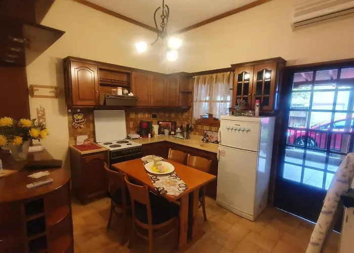 Adorable 2 Floors Two Bedroom Vacation Maisonette